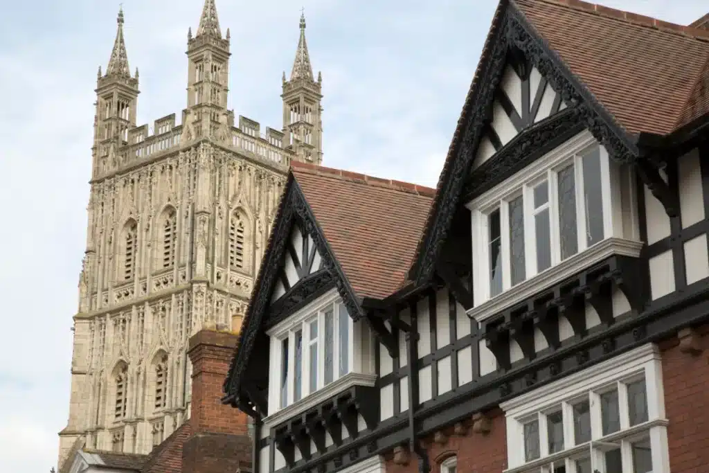 What Are the Properties and Benefits of Lime Mortar and Historic Bricks